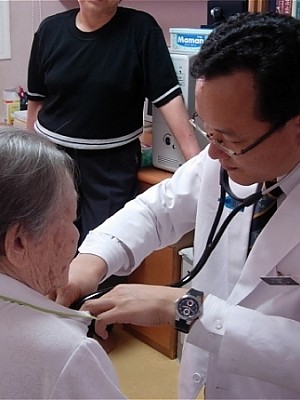 선생님의 따뜻한 손길